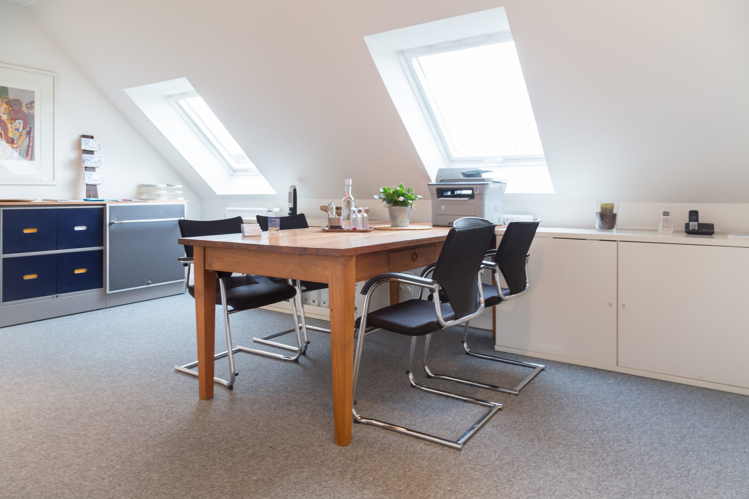 coaching.zentrum Entree Unser großer Tisch im Entree des coaching.zentrum in Westerland/Sylt